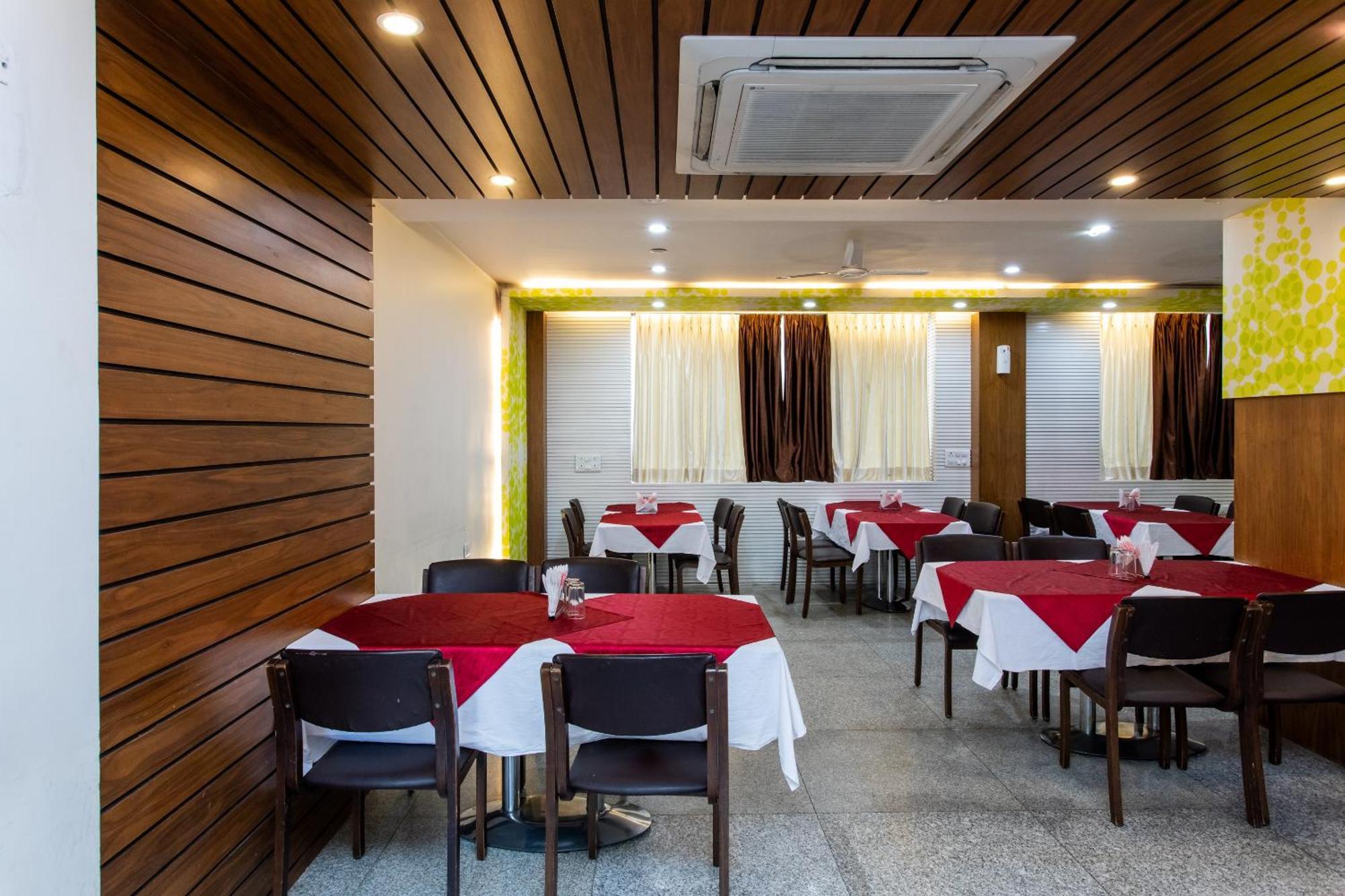 Super Hotel O Mohit Regency Бхопал Экстерьер фото