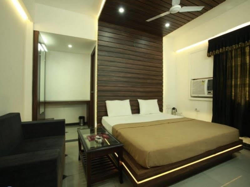 Super Hotel O Mohit Regency Бхопал Экстерьер фото